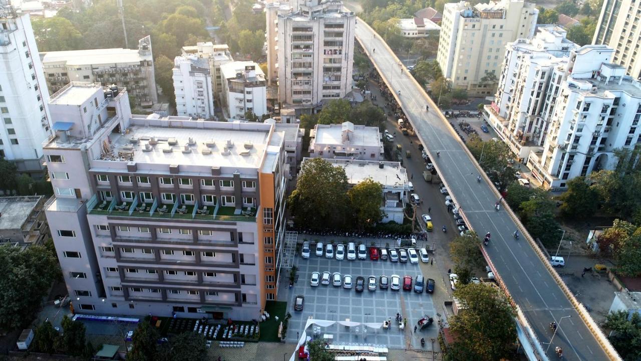 Apricot Hotel , Ahmadábád Kültér fotó