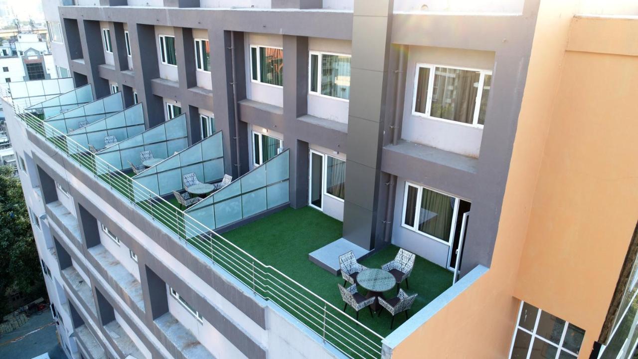 Apricot Hotel , Ahmadábád Kültér fotó