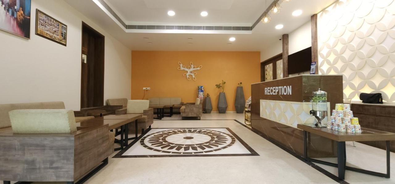 Apricot Hotel , Ahmadábád Kültér fotó